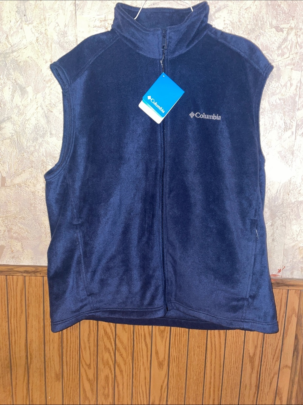 Navy blue & silver cathedral peak 2 Columbia vest (XL)(nwt)
